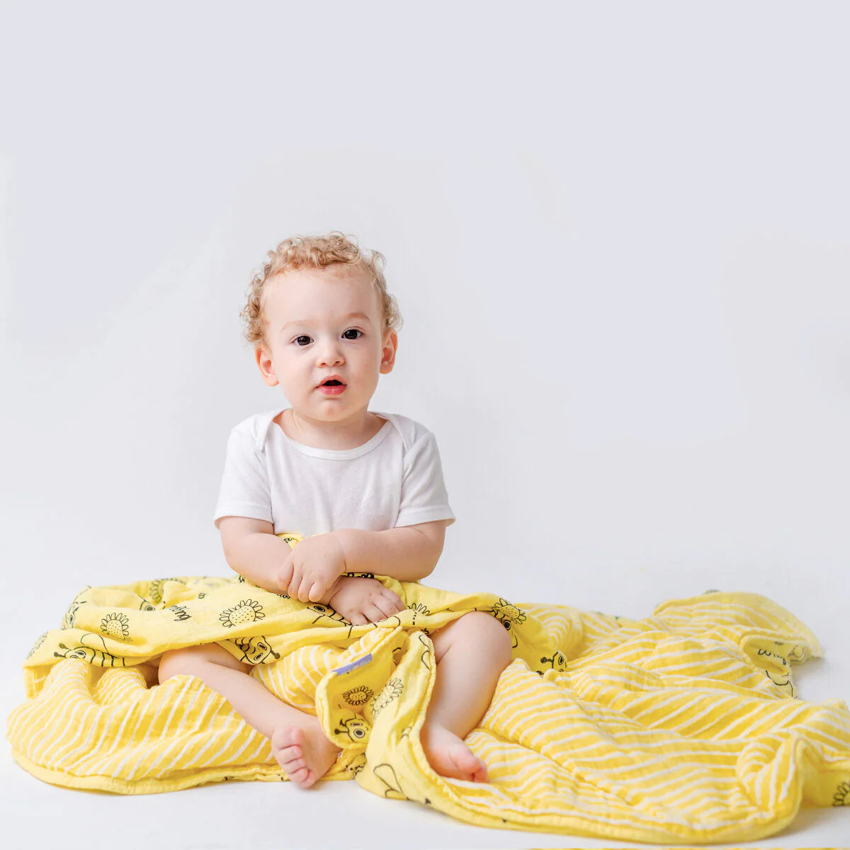 Buzzy Bee Baby Muslin Comforter with Storage Bag